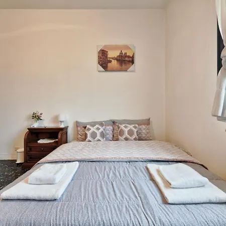 Easy Old City Apt Venice